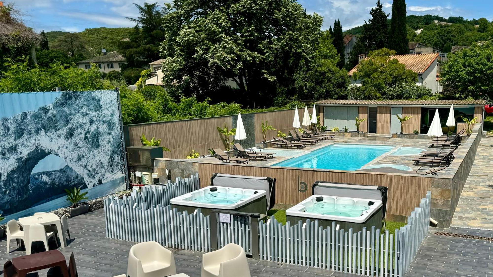 Logis Hotel Restaurant Bellevue Saint-Martin-dʼArdèche Exterior foto