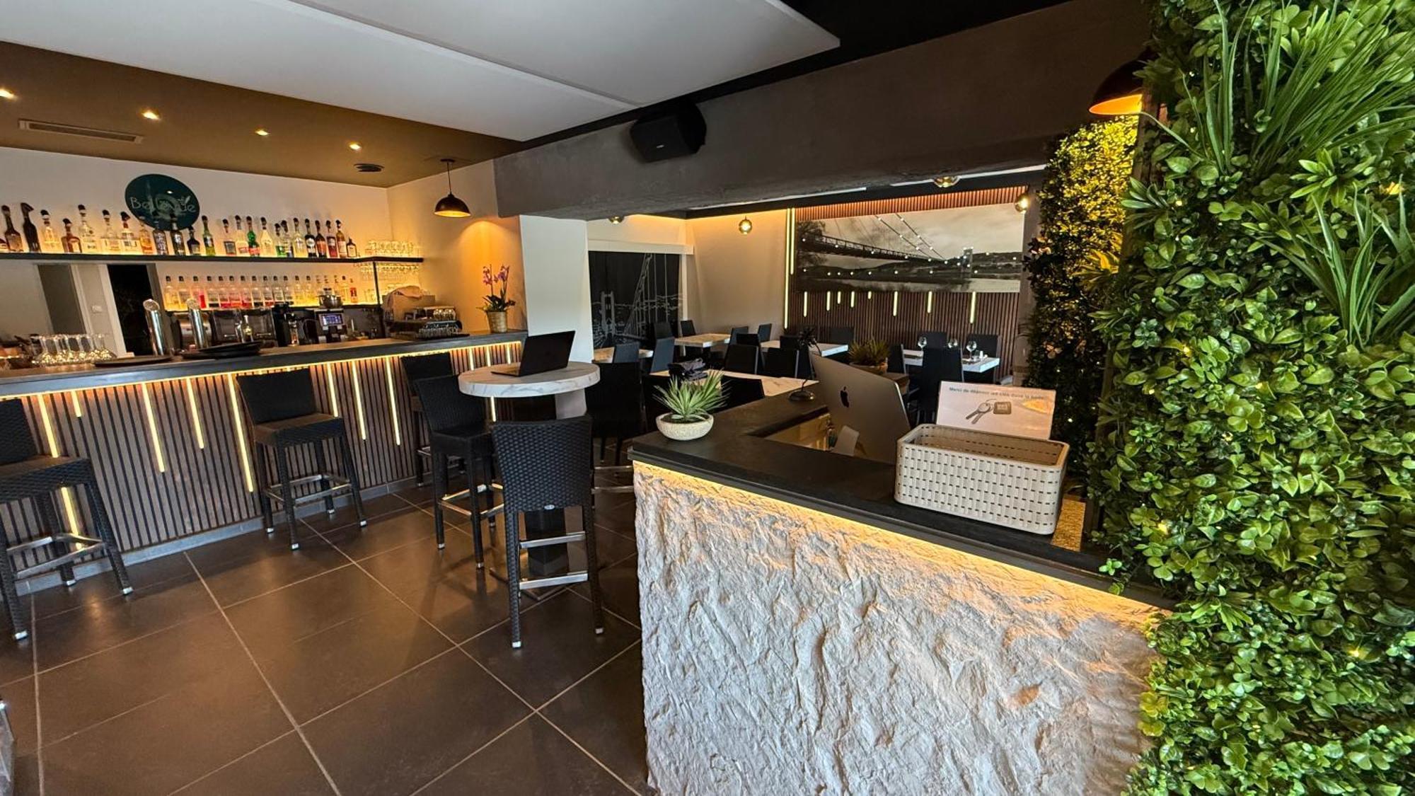 Logis Hotel Restaurant Bellevue Saint-Martin-dʼArdèche Exterior foto